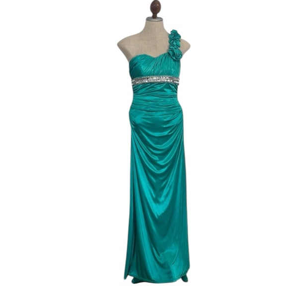 city triangles green dress Prom Formal Gown Jewels Women Junior Size 7 S/M NEW Its A Pretty And Comfortable Summer Floral Dress City Triangle Hunter Green Formal